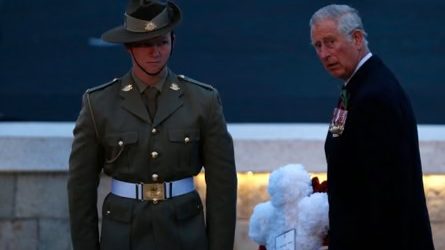 King Charles III beside an Australian soldier at the ANZAC Day commemoration