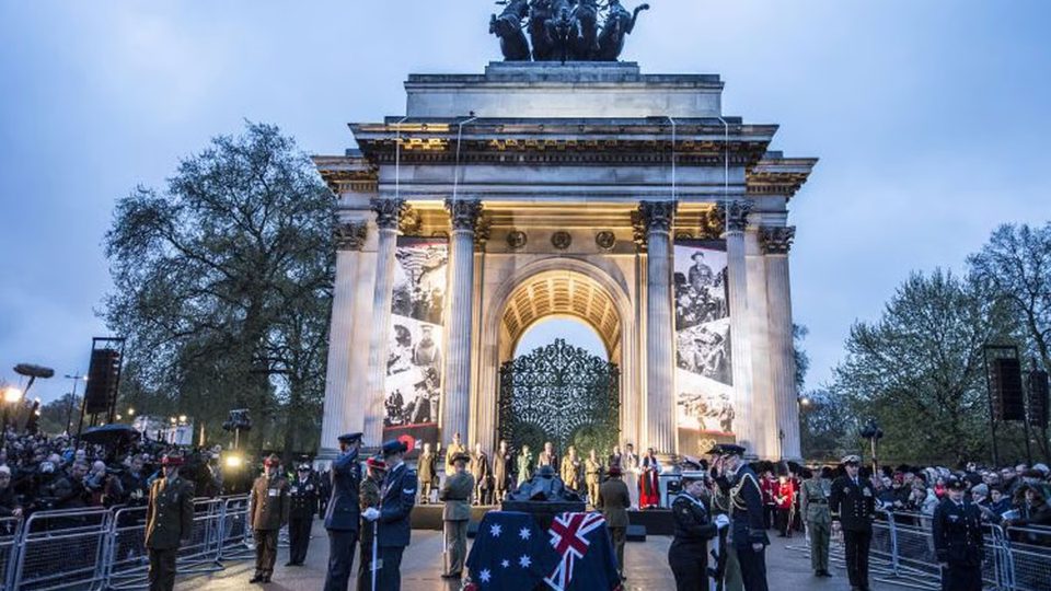 Wellington Arch lit at dusk for a First World War commemoration